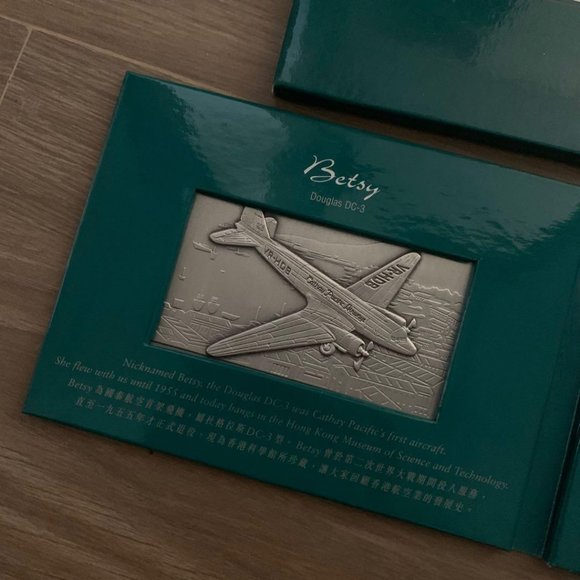 Cathay Pacific Handcrafted Commemorative Pewter Plates - Picture 5 of 7